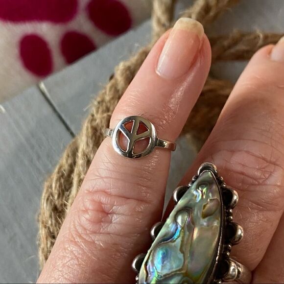 Sterling Silver Peace Sign Toe Ring - Picture 2 of 5